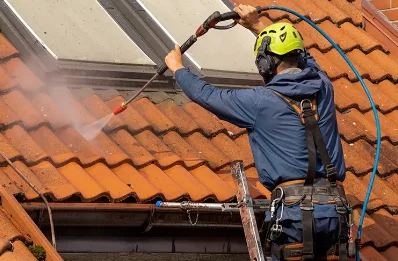 Démoussage et hydrofuge de toiture à Cléden-Poher